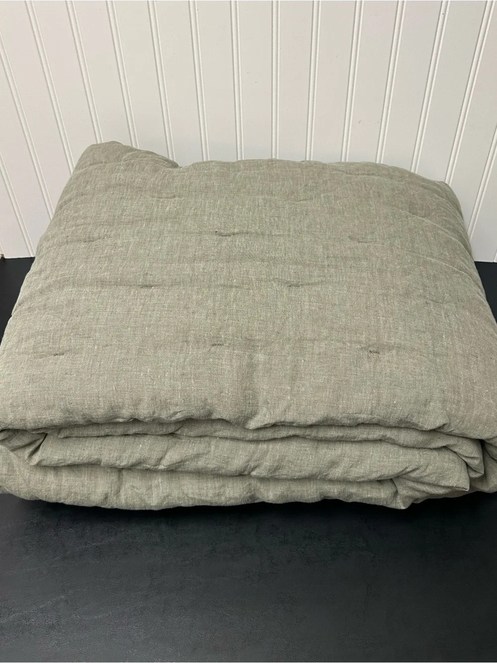 Pottery Barn Belgian Linen tufted quilt